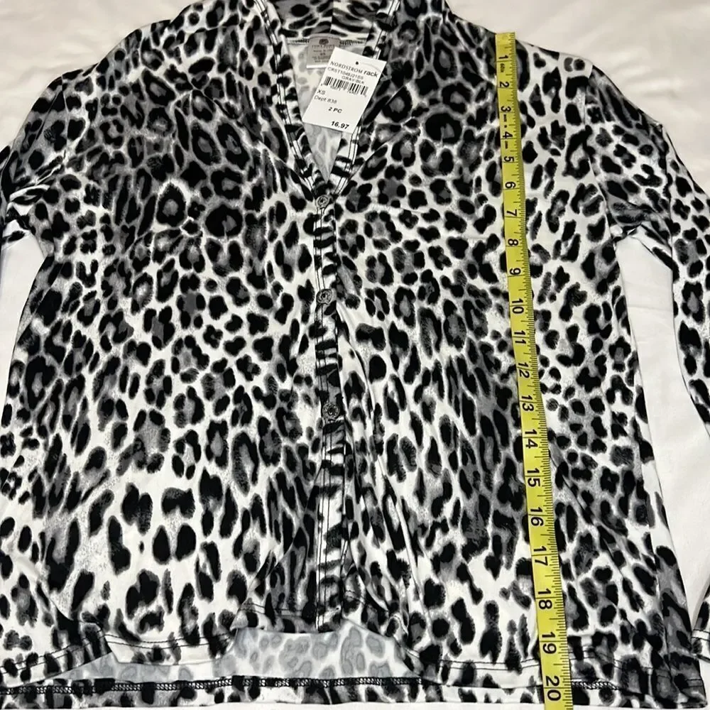 Cozy Rozy Women’s Gray Black Leopard Print Pajama Top Size XS